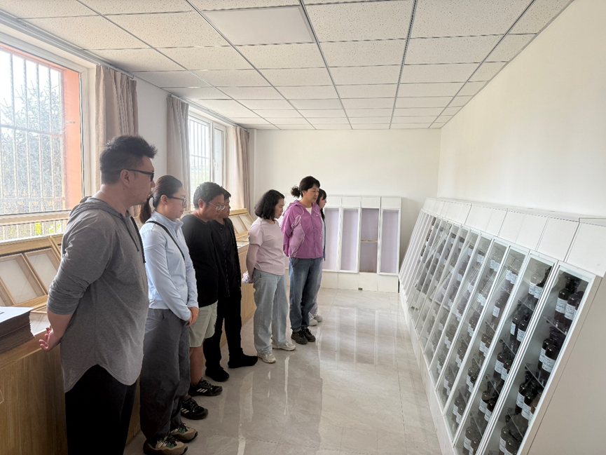 河西走廊森林生态站赴临泽荒漠生态站交流学习