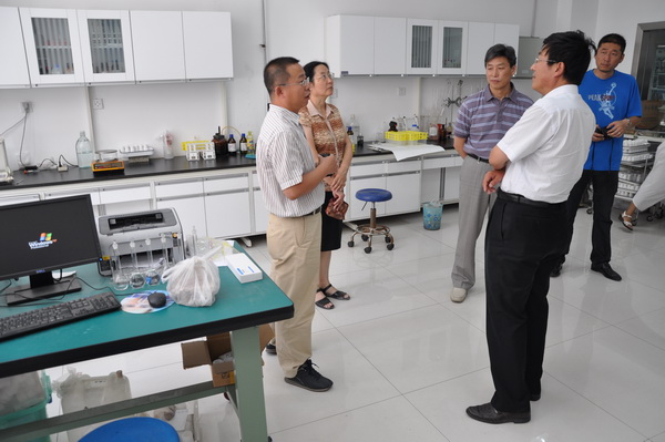 刘所长一行参加沙漠学术会议，参观考察中国科学院新疆生态与地理研究所