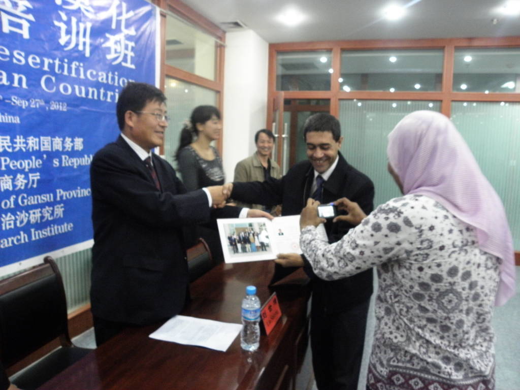 “非洲国家荒漠化防治技术培训班”在甘肃省治沙研究所圆满结束