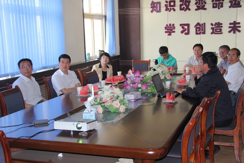 省人社厅李德福副厅长在省治沙研究所武威绿洲站考察指导工作