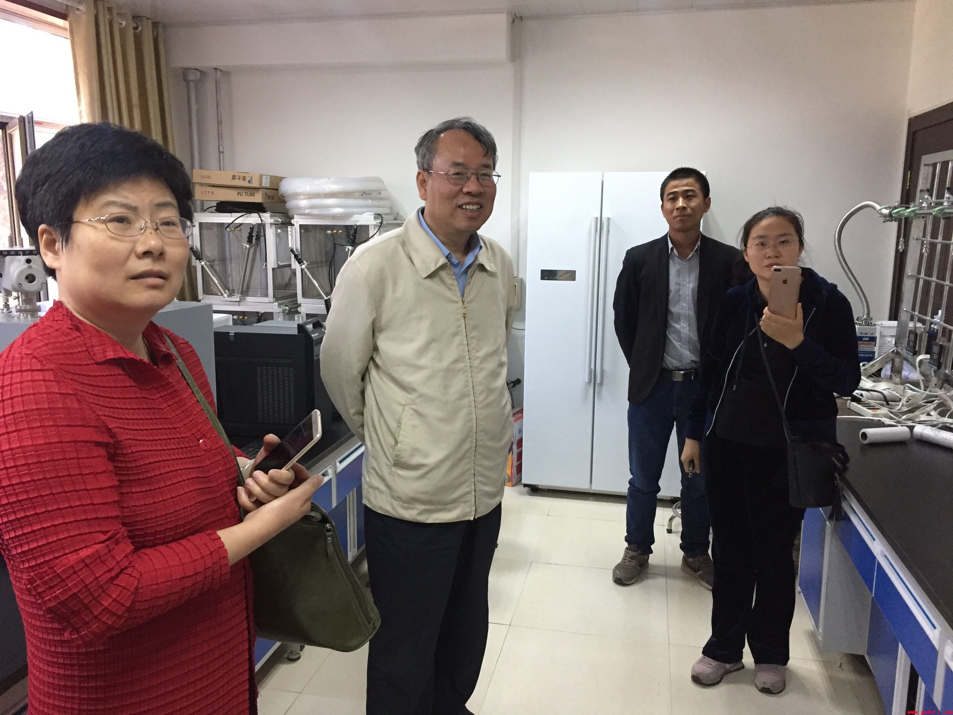 中科院院士雒建斌一行来我所武威绿洲站参观考察