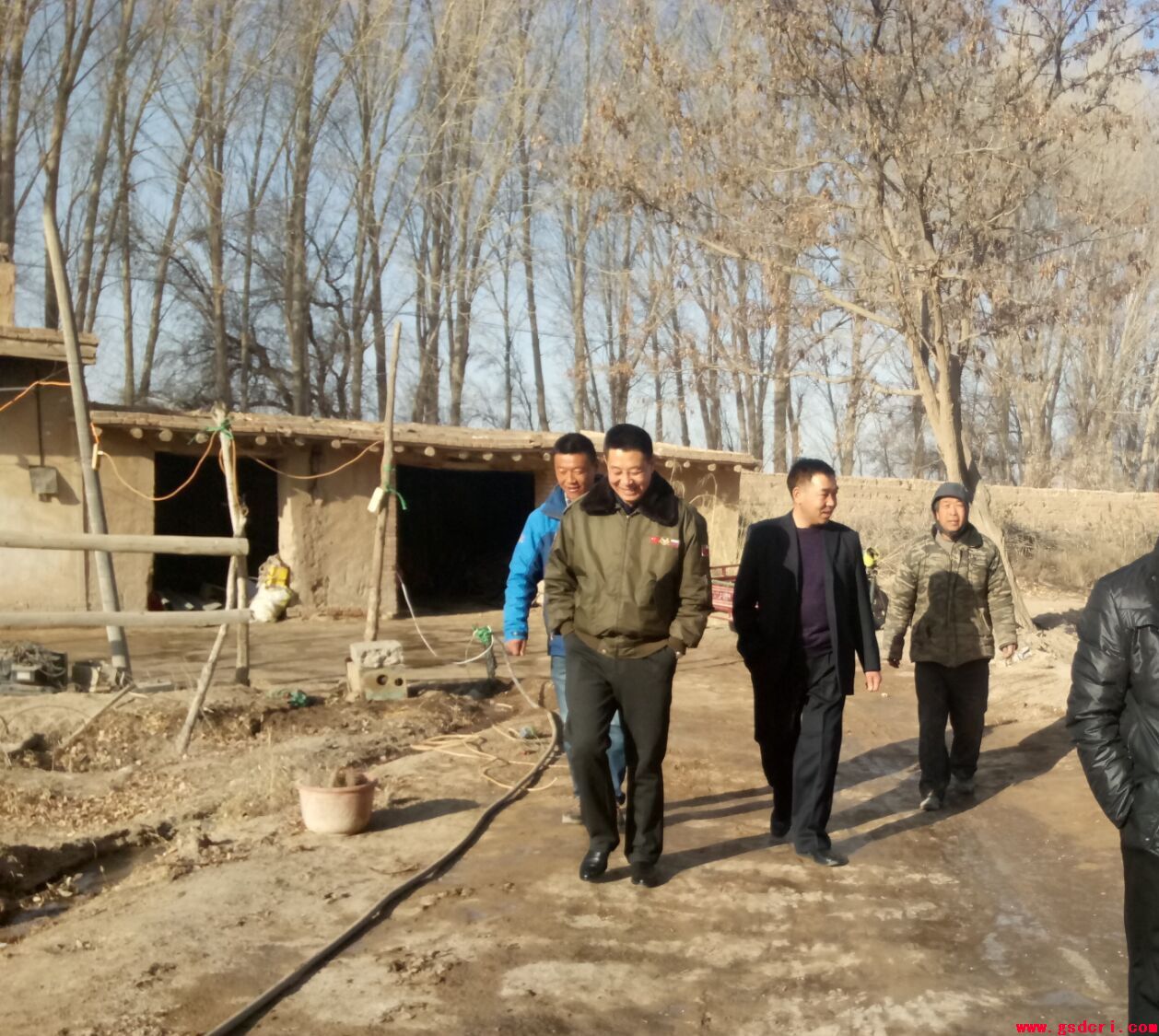 纪永福春节看望基层一线值守人员