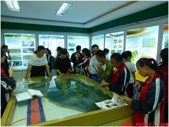 民勤一中高二年级全体师生来我园开展研学旅行活动